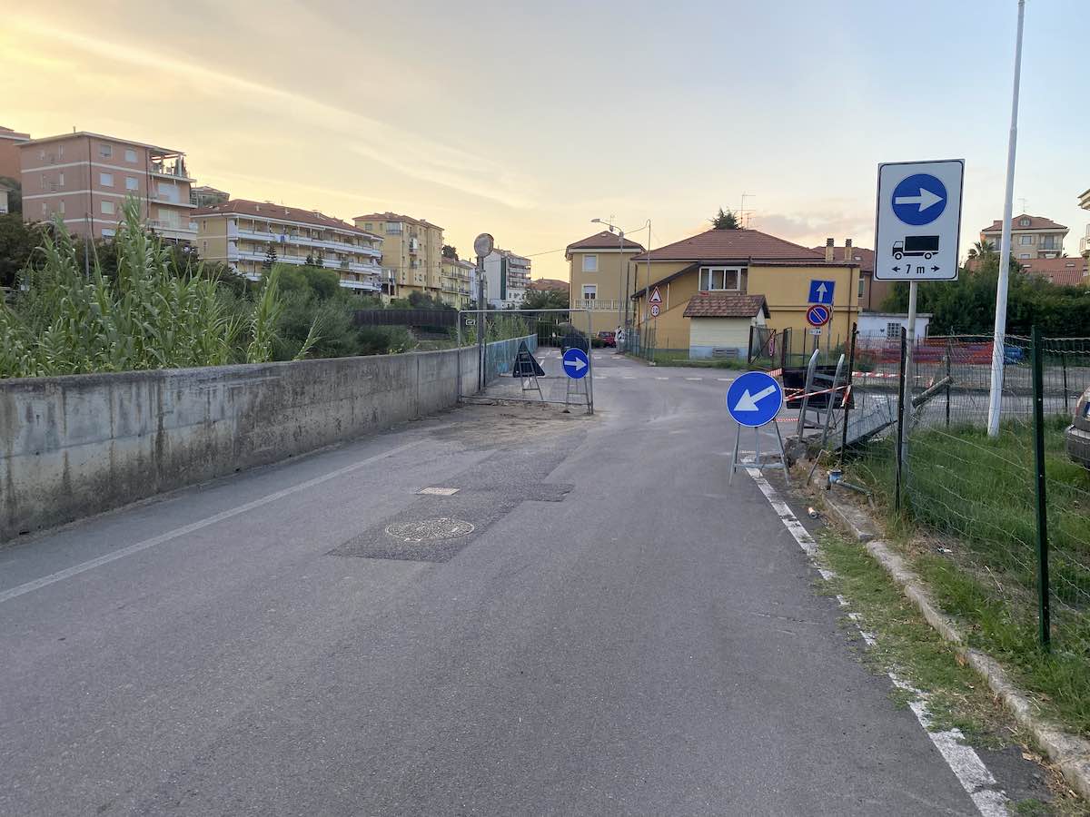 San lorenzo al mare via vignasse incrocio via gaetano salvemini