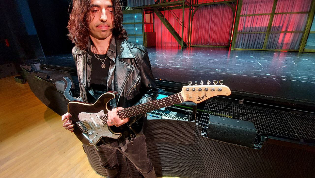 immagine primo piano del chittarista Ballard