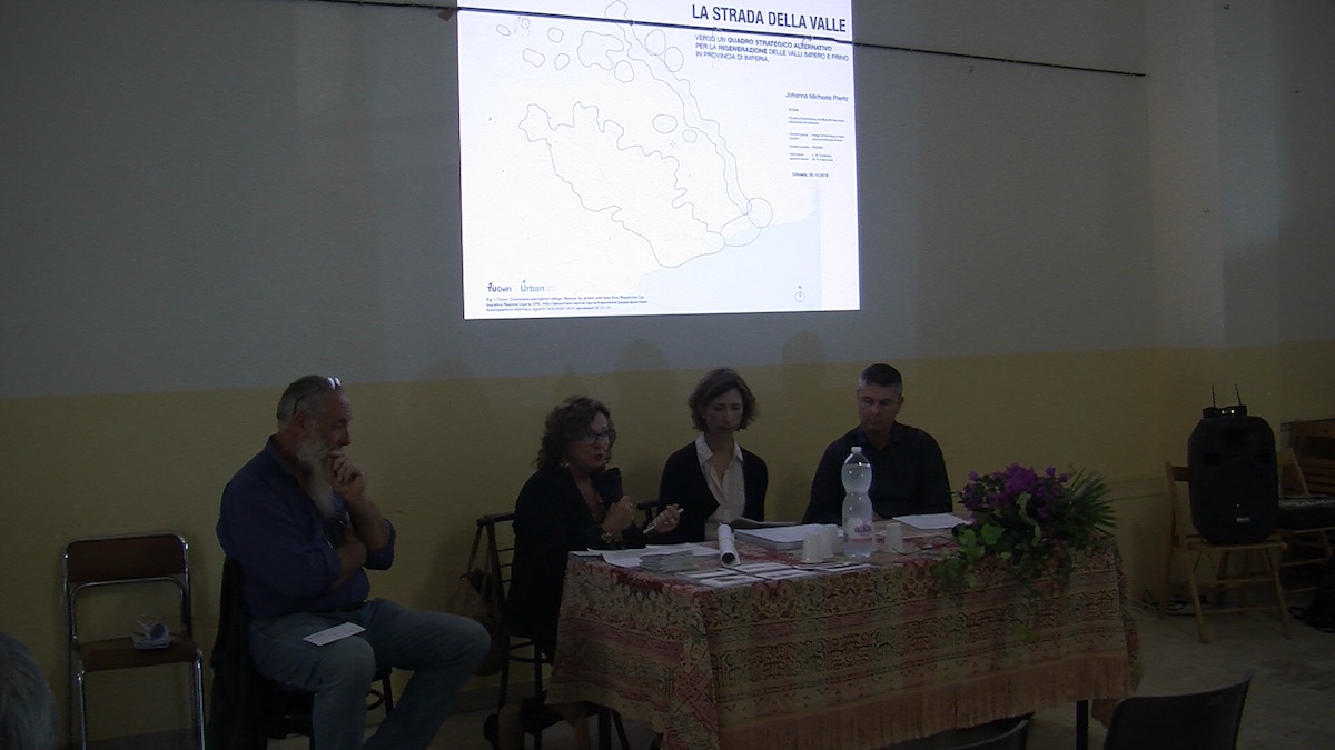 la strada della valle