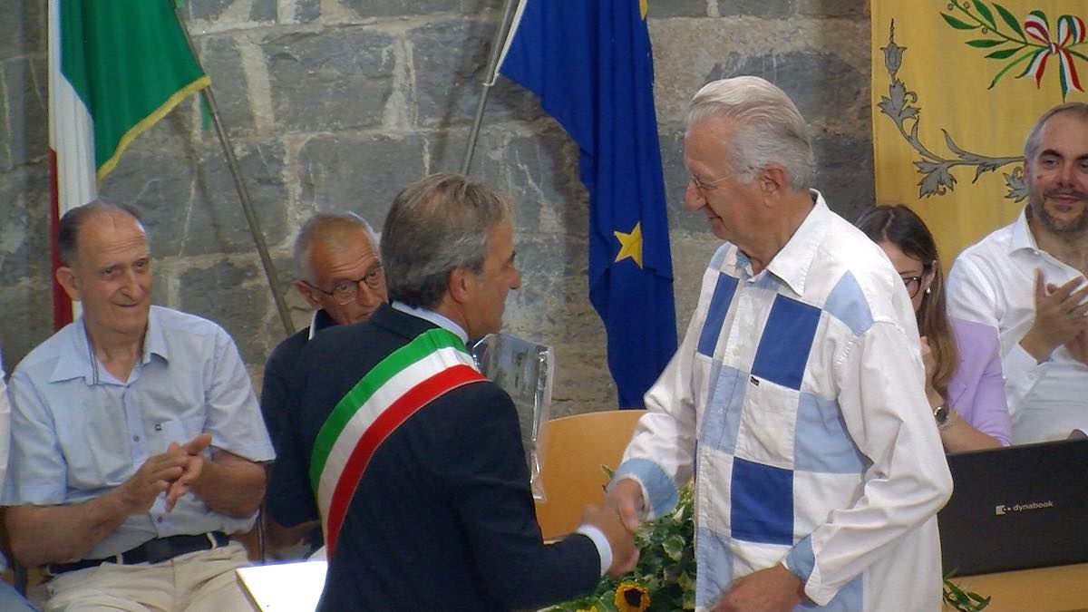 Ferdinando Mambriani premiato a cipressa