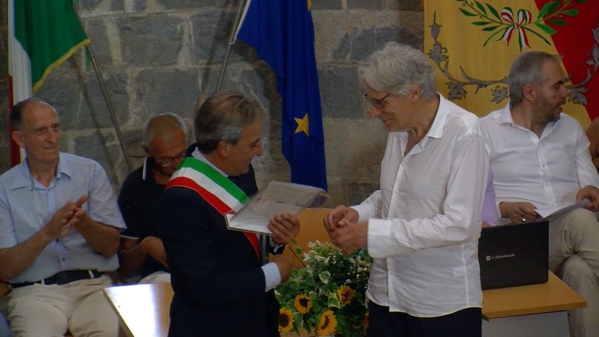 il giornalista marco corradi premiato a linguglietta