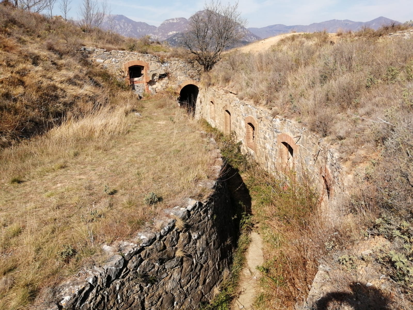 vista trincee Rocca Liverna forte