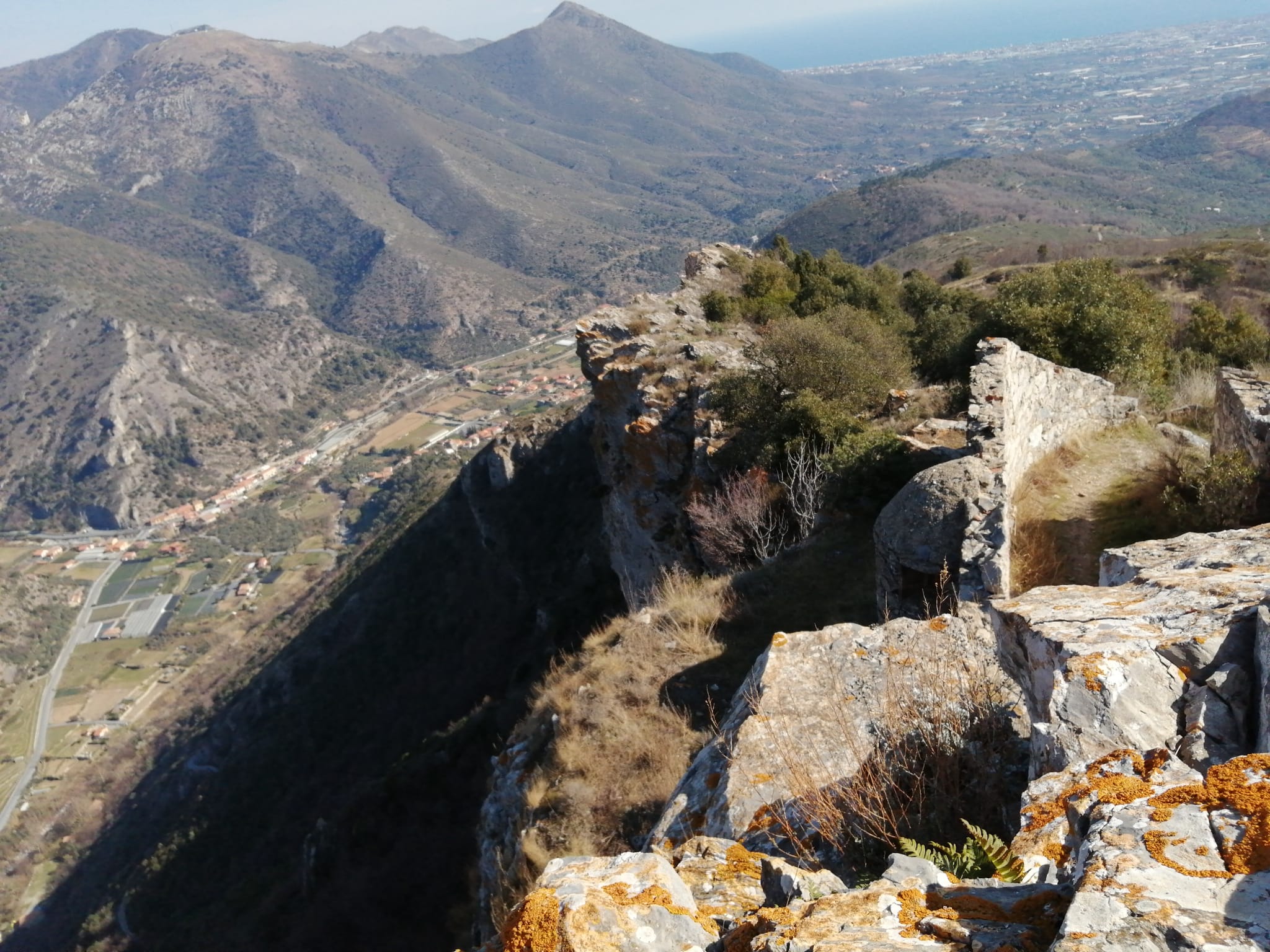 vista panoramica di Rocca Liverna