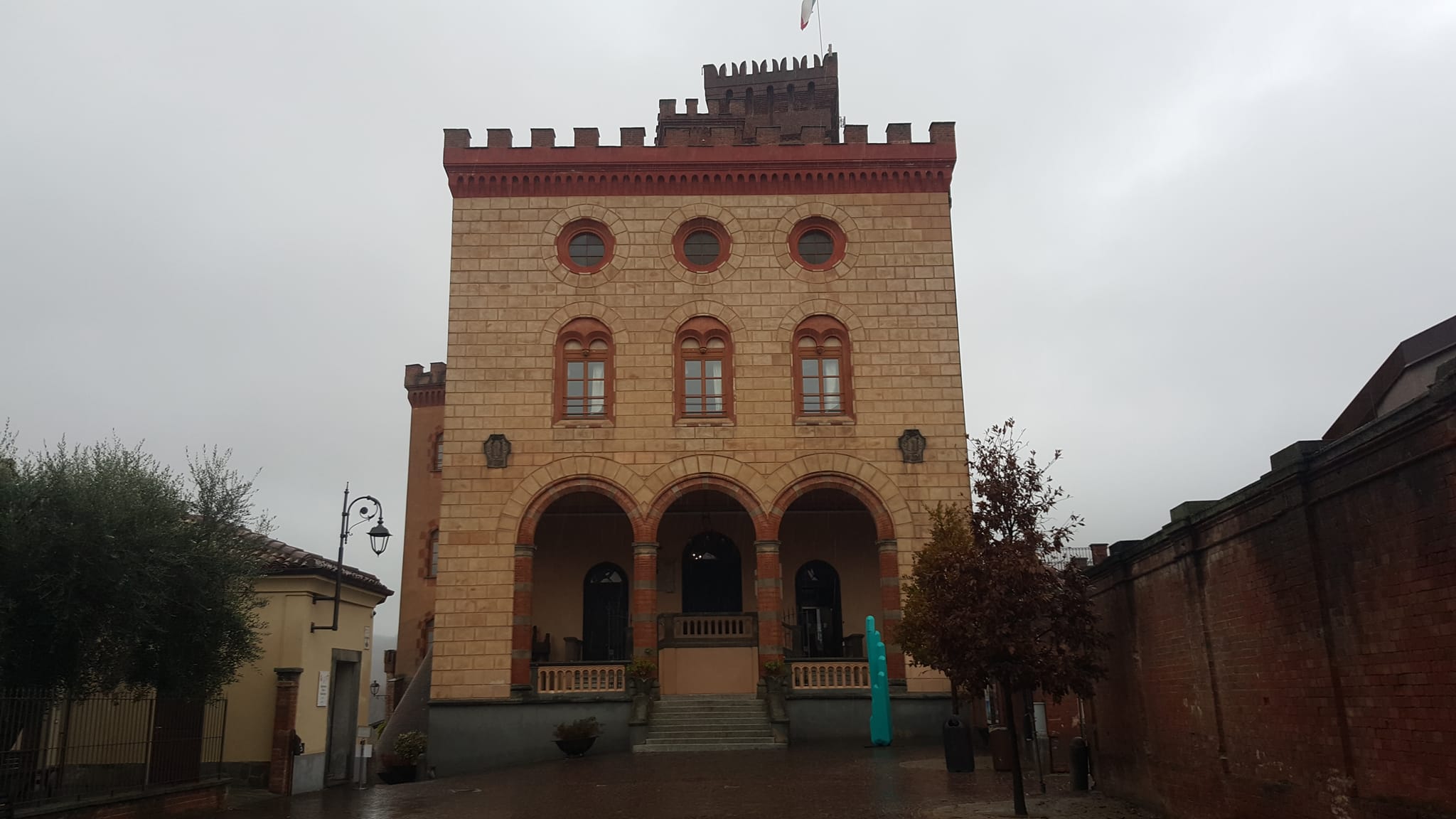 foto primo piano castello barolo