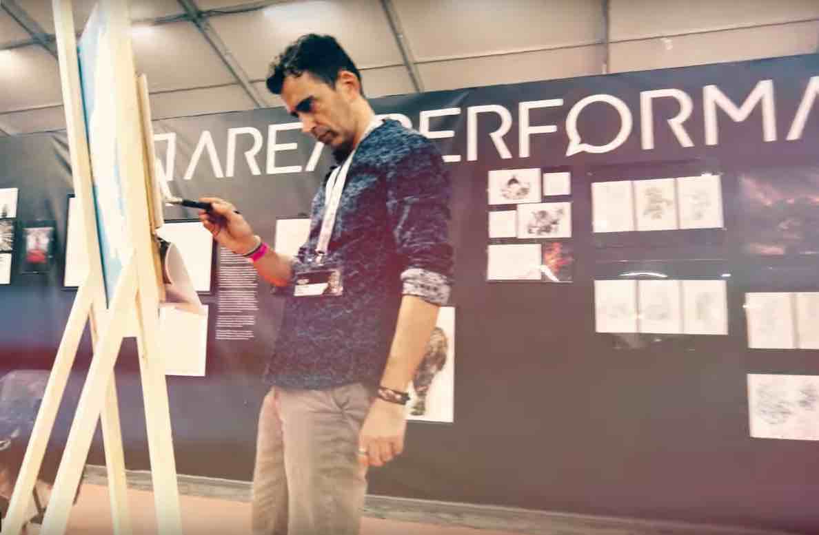  artista che dipinge a lucca area perfomace