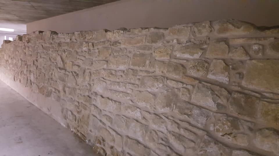 porto maurizio muri del seicento nel parcheggio del duomo