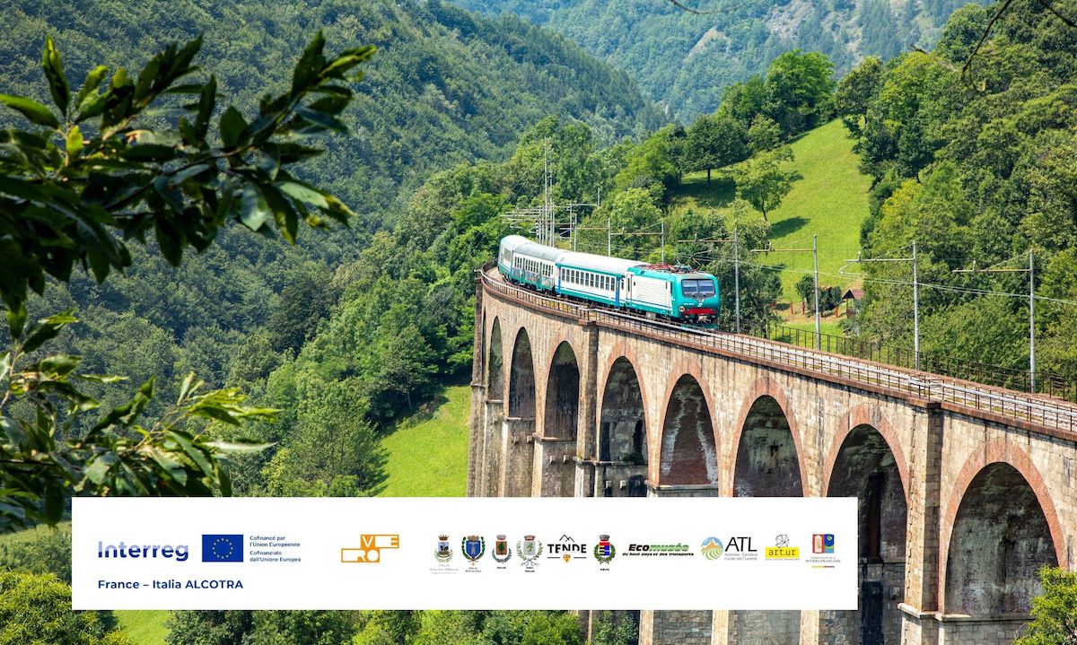 treno storico  per l'inaugurazione del progetto vero