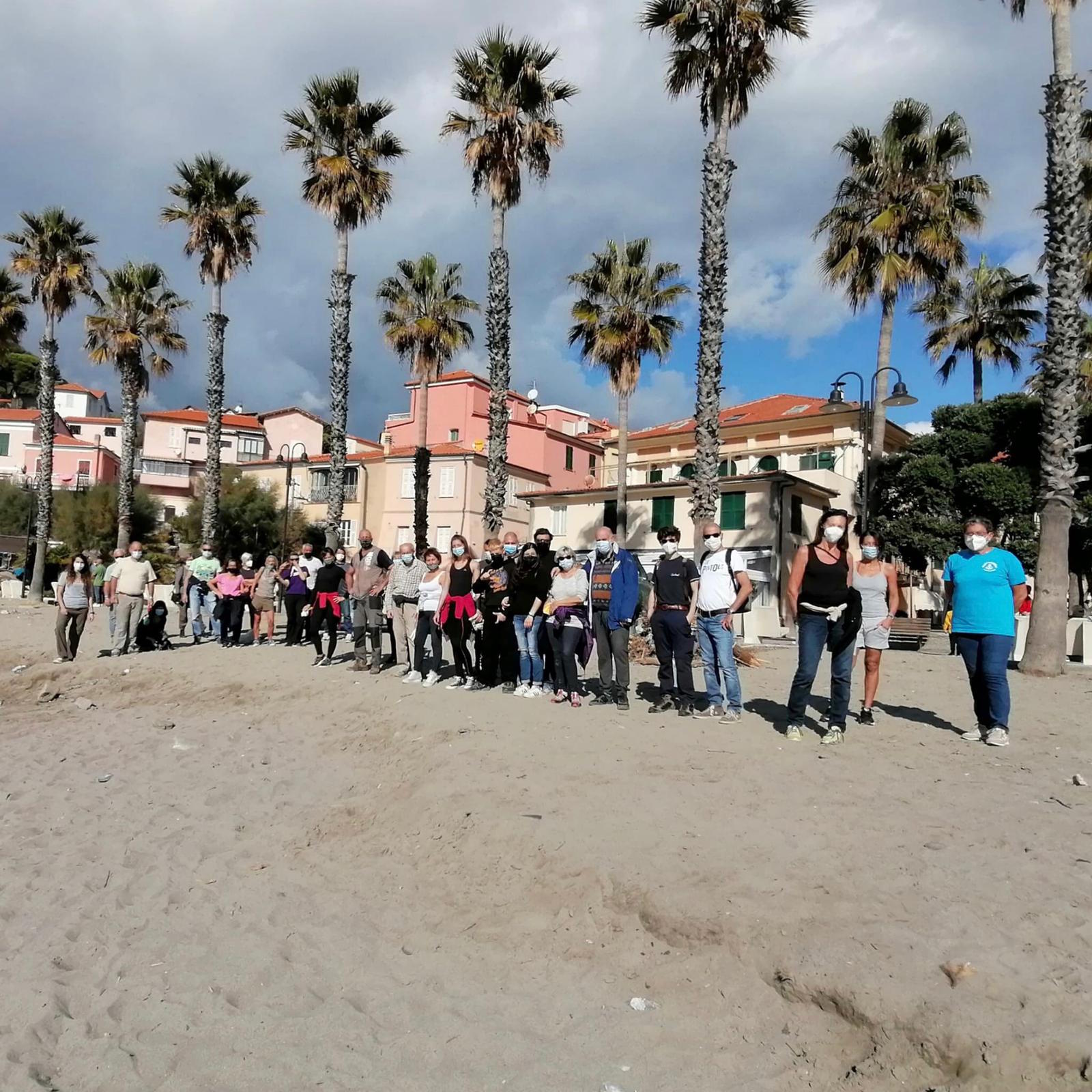 pulizia Spiagge di san lorenzo foto del gruppo dei partecipanti